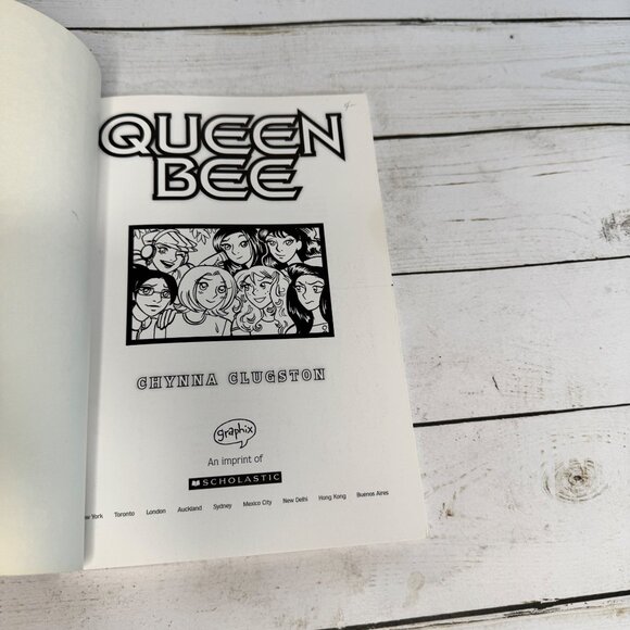 Queen Bee by Chynna Clugston Graphic Novel Scholastic Graphix 2005 PB - Picture 3 of 9